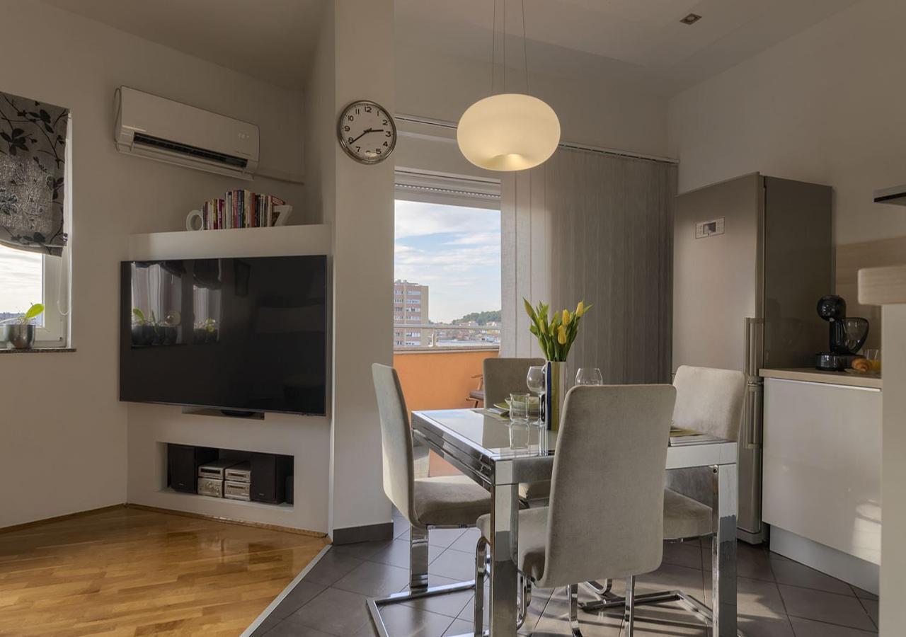 Leki - Newly Renovated, Modern Spot Apartmán *