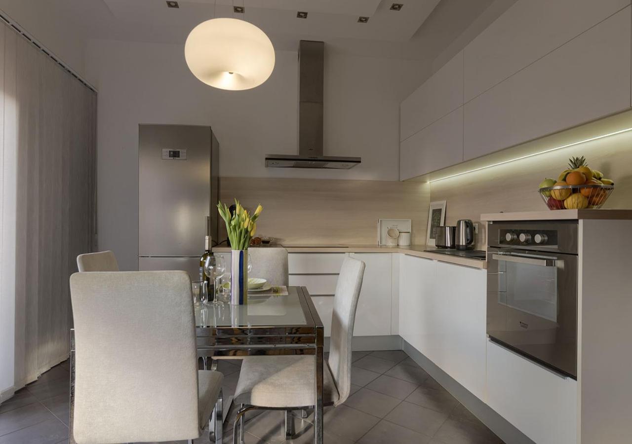 Leki - Newly Renovated, Modern Spot Apartmán