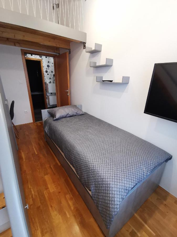 Leki - Newly Renovated, Modern Spot Apartmán *